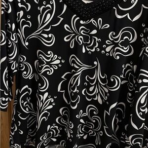JK Designs Black and White Printed Tunic Top
